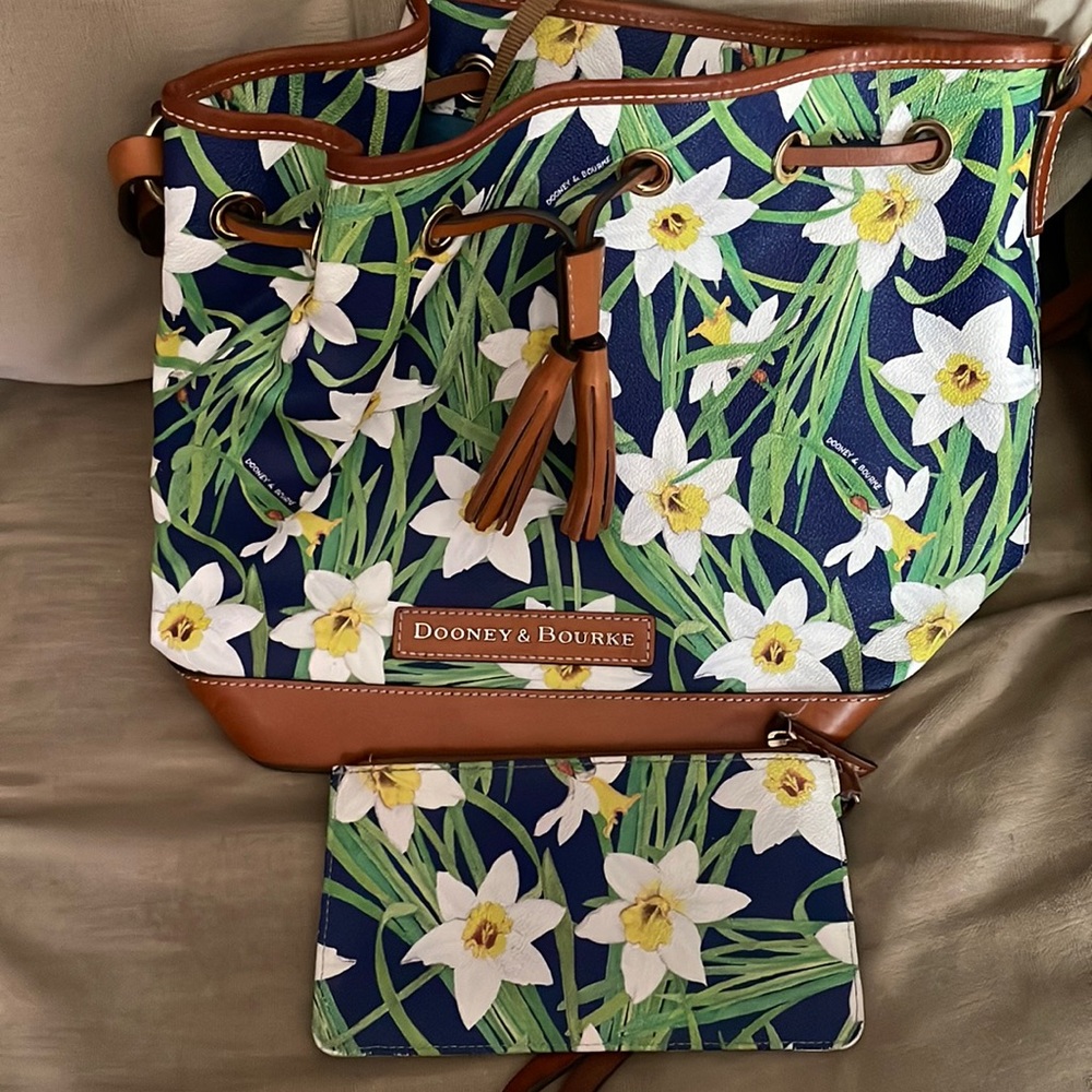 Dooney & Bourke Bag with wallet